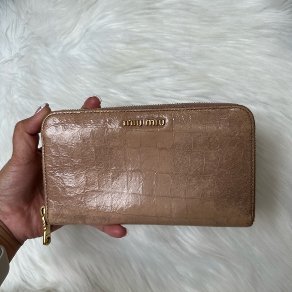 Handbags - 🔥CLEARANCE SALE🔥  Authentic Miu Miu Beige Croc Embossed Ombre Wallet